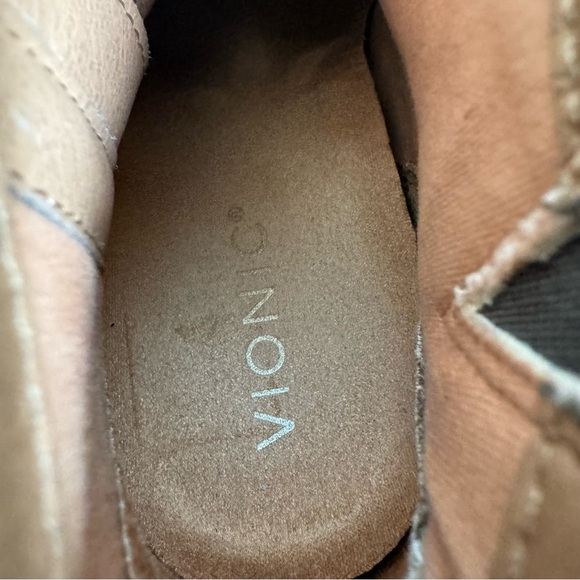 Vionic Madeline Suede Tassel Zipper Block Heel Ankle Boots in Taupe Gray size 7 - Picture 6 of 10